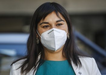 Izkia Siches ofrece disculpas por polémicos dichos pero pide mejorar control de la pandemia