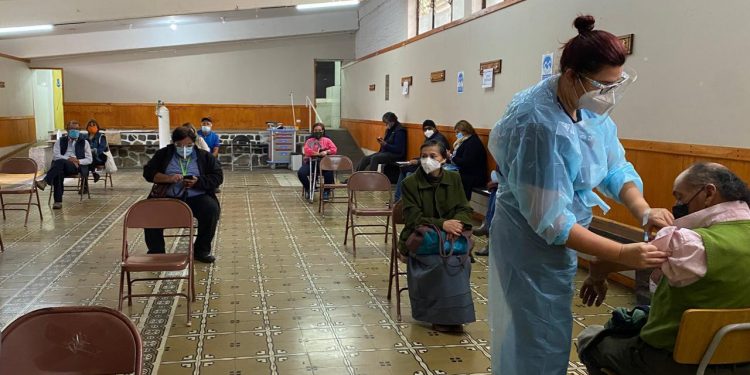 Valparaíso: realizan dura crítica al Gobierno por escaso reforzamiento en plan de vacunación contra el COVID-19