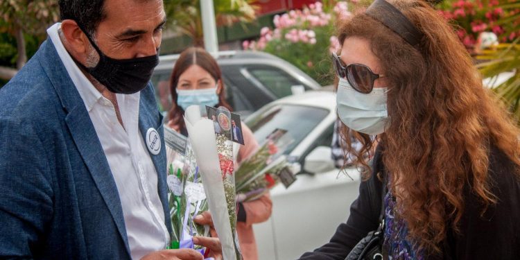 Viña del Mar: candidato a concejal Gonzalo Carvajal se compromete a trabajar por una casa de acogida para mujeres violentadas
