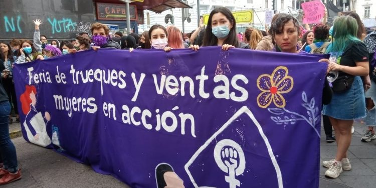 Denuncian que feria de mujeres de trueque y venta habría sido hostigada por la Municipalidad de Viña del Mar