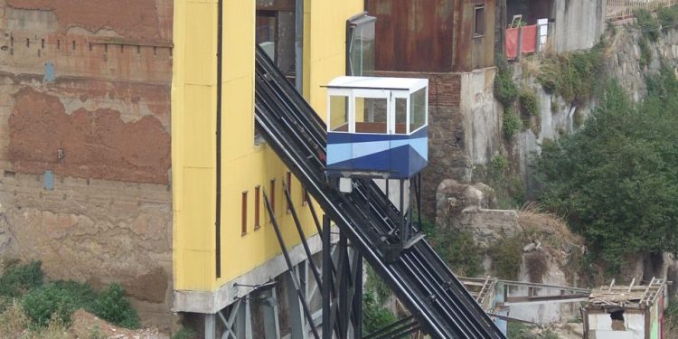 Ascensores de Valparaíso atenderán público de lunes a sábado 