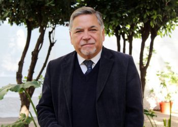 Columna de opinión: «Ausencia de liderazgos: una señal inquietante»