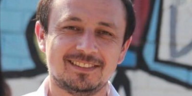 Candidato a constituyente Luis Cuello enfatiza que el derecho al agua y la vivienda deben estar consagrados en la nueva Constitución