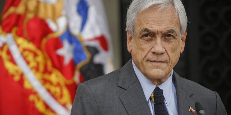Contraloría oficia a CMF y tres administradoras por fideicomiso ciego de Sebastián Piñera