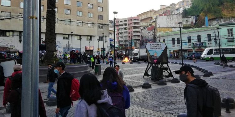 Especialista advierte que vendrán nuevos estallidos sociales si nueva Constitución no reduce la desigualdad