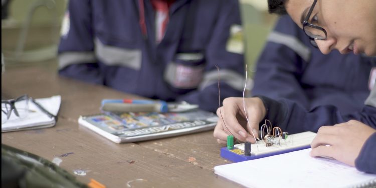 Red Futuro: fundaciones se unen para fortalecer la formación técnico profesional en Coquimbo y Valparaíso