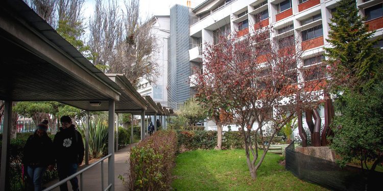 Comisión de Salud Mental de la UPLA se reúne con estudiantes de primer año para ofrecer apoyo