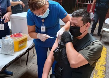 COVID-19: comenzó vacunación masiva en cárceles de la Región de Valparaíso