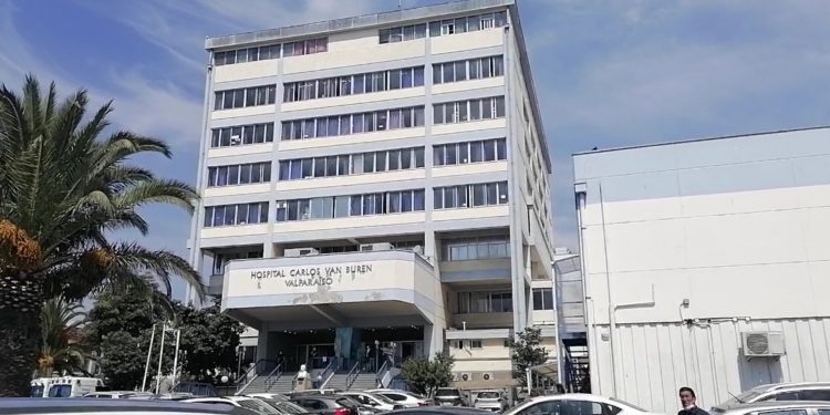 Brote de COVID-19 se registra en la Unidad de Emergencia Infantil del Hospital Van Buren de Valparaíso