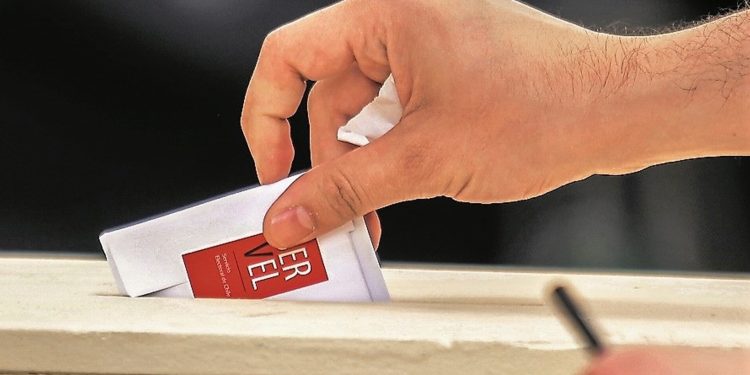 Surge idea de retrasar las elecciones municipales de abril