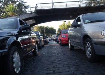 Diputado Díaz llama al Gobierno  a aplazar «con urgencia» pago de permisos de circulación