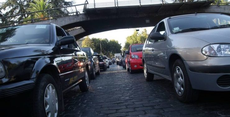 Diputado Díaz llama al Gobierno  a aplazar «con urgencia» pago de permisos de circulación