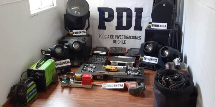 En Santiago encuentran equipos de audio avaluados en $30 millones y robados desde centro de eventos de Mantagua