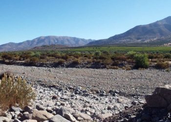Parlamentarios discuten proyecto de ley que tipifica el delito de robo y contaminación de aguas