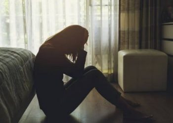 Columna de opinión: «Por qué las mujeres lideran los índices de depresión en Chile»