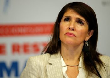 Paula Narváez: «Mientras el pueblo se empobrece, Piñera se enriquece»