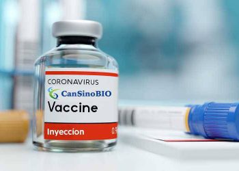 Vacuna de CanSino contra el COVID-19 es aprobada por el ISP: se trata de la primera de una dosis en Chile