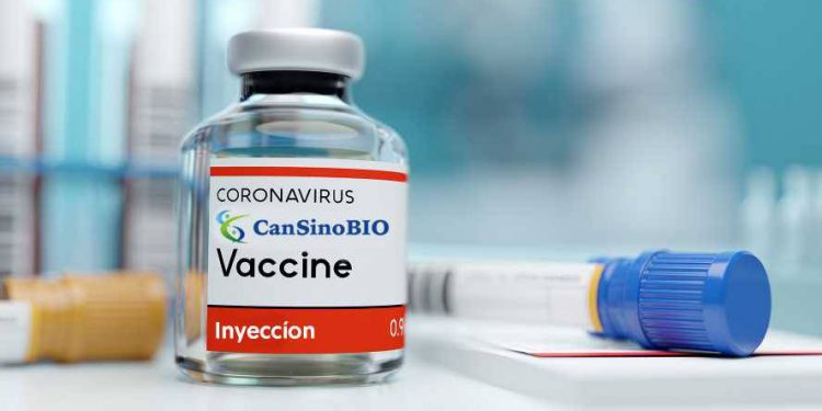 Vacuna de CanSino contra el COVID-19 es aprobada por el ISP: se trata de la primera de una dosis en Chile