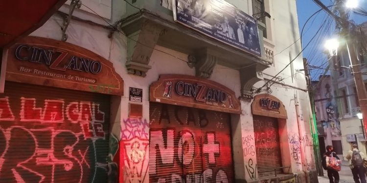 Emblemático Bar Cinzano de Valparaíso reabrirá sus puertas y es sometido a reparaciones