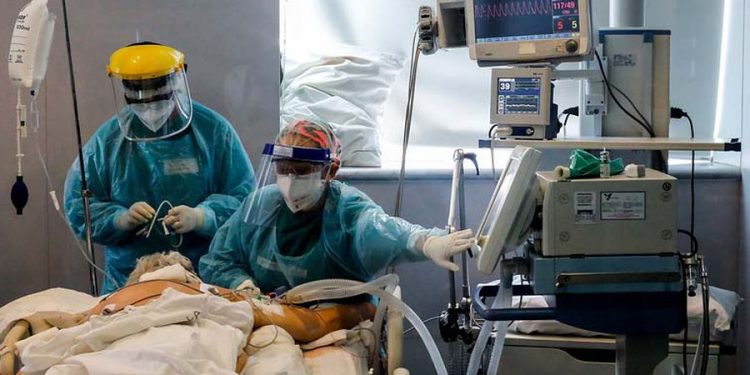 En medio de crítico presente por la pandemia piden aclarar uso de camas privadas y del Hospital Naval