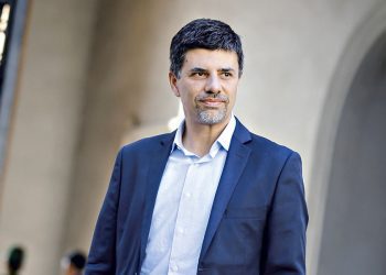 Médico crítica con fuerza a diputado Díaz por supuesta instrucción de no reanimar pacientes y lo cataloga como una estupidez