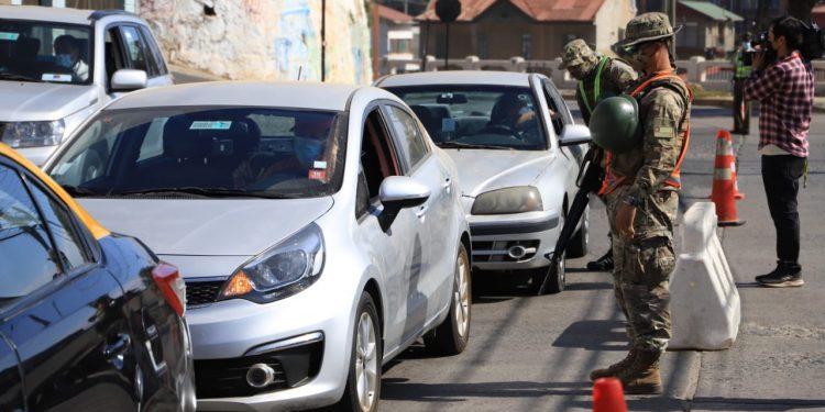 Aumentan fiscalizaciones en zonas altas de Valparaíso durante cuarentena