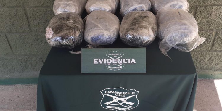 En Papudo detienen a tres sujetos por tráfico de drogas