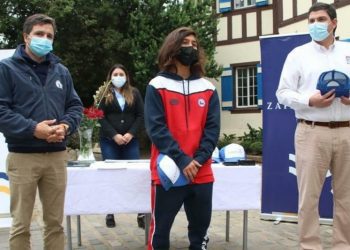 En Zapallar entregan becas a destacados deportistas de la comuna