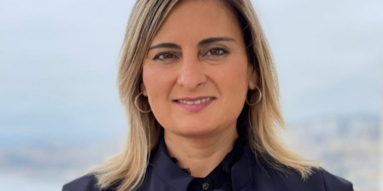 Con firma mensual por un año quedó joven que arrojó huevo a seremi Leslie Briones