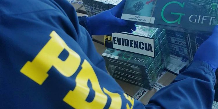 Sujeto fue detenido por contrabando de cigarrillos en bodega de Placilla en Valparaíso