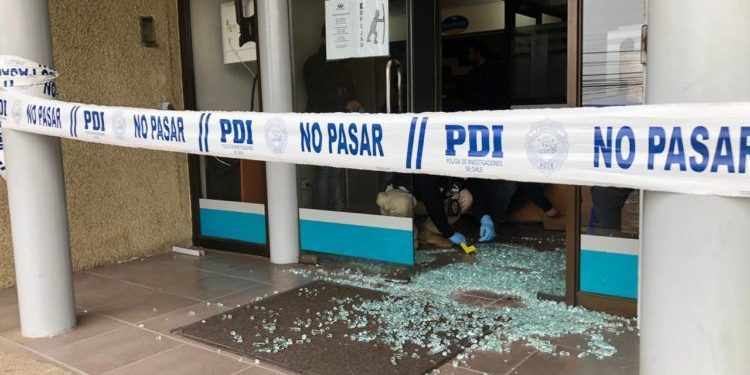 Cuatro personas son condenadas por daños a Fiscalía y PDI de San Antonio: uno también suma homicidio frustrado