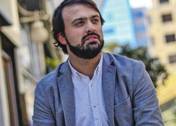 Sharp adelanta sus prioridades de cara a eventual reelección: reactivación económica, redistribución del poder y recuperación de riquezas