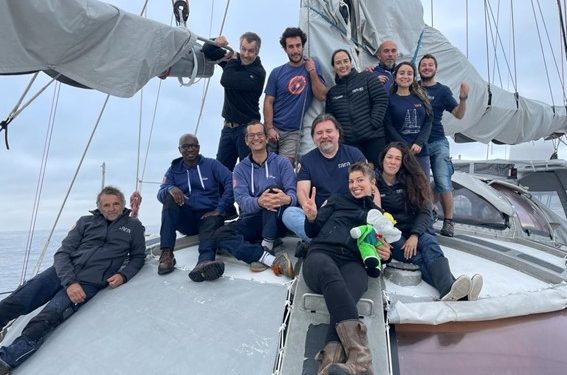 Investigadoras de la UPLA colaboran en velero científico internacional TARA