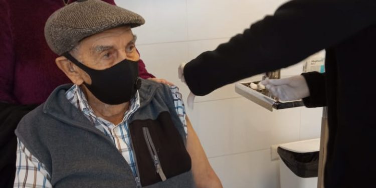 Seis centros de vacunación contra la influenza están disponibles en La Calera