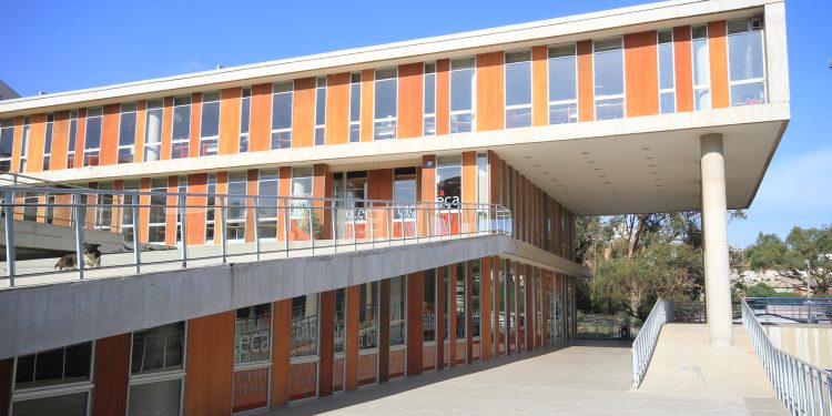 200 profesores de planteles educacionales son capacitados en virtualidad por la UPLA