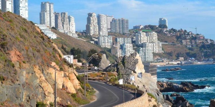 Empresa recurre a Contraloría por retraso en adjudicación de mejoramiento de Camino Costero Reñaca Concón