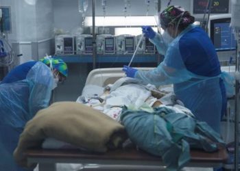 COVID-19 sigue retrocediendo a nivel general, pero en algunas comunas los contagios han vuelto a aumentar