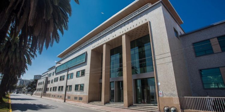 Ciclo de charlas para profesores del Centro de Detención Preventiva de Valparaíso es organizada por la Clínica Jurídica y de DDHH de la Escuela de Derecho de la UV