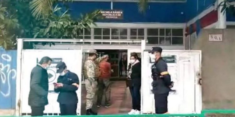 En Quintero vocal era contacto estrecho por COVID-19 y mesa debió cerrar