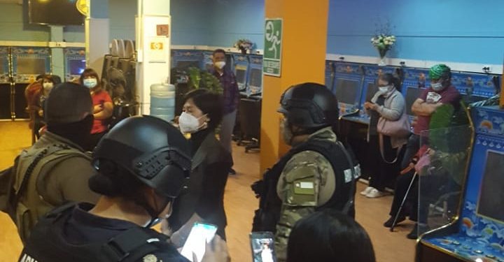 Detienen a 16 personas en casino de juegos clandestino funcionando en plena cuarentena en Valparaíso
