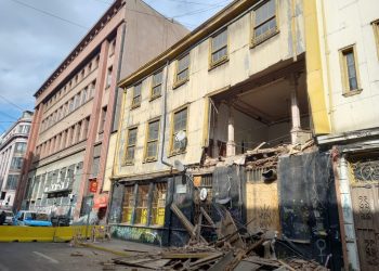 Siguen los coletazos en materia patrimonial tras colapso de inmueble que albergó al Bar Inglés de Valparaíso