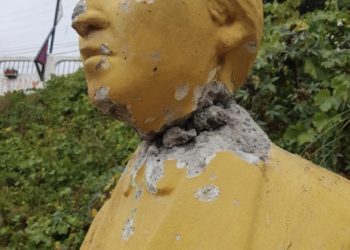 Municipalidad de Valparaíso presentó denuncia por vandalización del busto de Gabriela Mistral ubicado en mirador Camogli