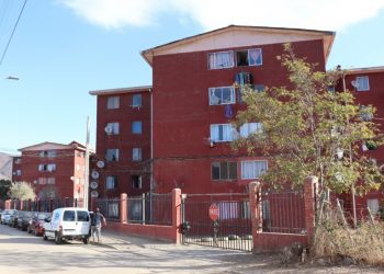 La Ligua: a través de convenio de colaboración, vecinos y vecinas de Villa Prat podrán construir cierre perimetral