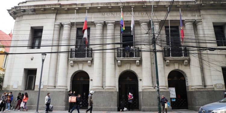 Valparaíso: Municipalidad oficia a Contraloría para que indague remoción de la administradora municipal
