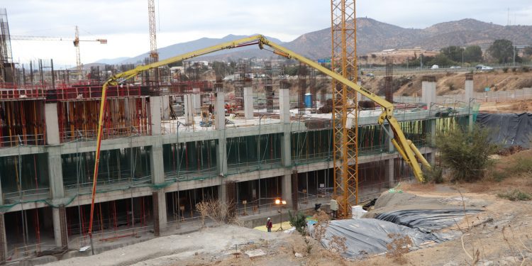 Un avance físico-financiero del 21,34% alcanza construcción del Hospital Provincial Marga Marga