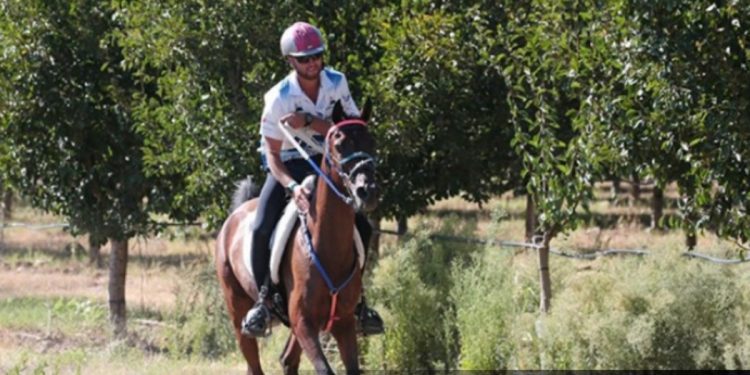 Primera medalla de un chileno en un Mundial de enduro ecuestre es conseguida por jinete Boni Viada