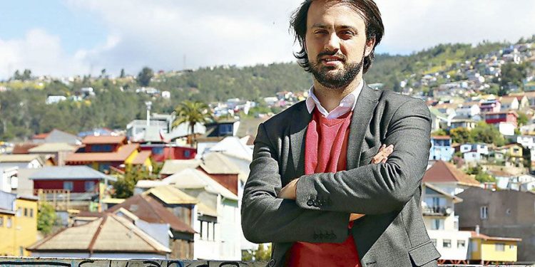 Polémica previa a las elecciones en Valparaíso: exintegrantes del Pacto Urbano La Matriz niegan apoyar candidatura de Jorge Sharp