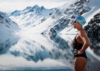 Nadadora chilena Bárbara Hernández es la primera sudamericana en cruzar el Canal Molokai de Hawái