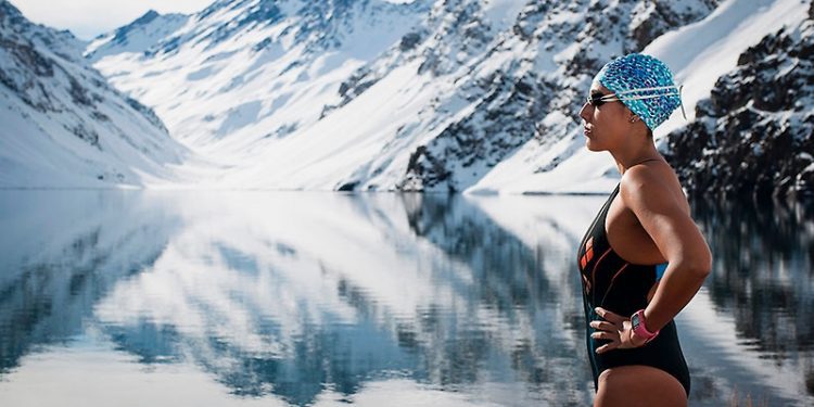 Nadadora chilena Bárbara Hernández es la primera sudamericana en cruzar el Canal Molokai de Hawái