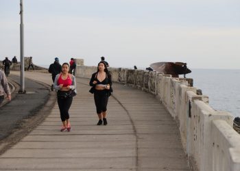 Valparaíso: con masiva concurrencia de deportistas se dio inicio al cierre de avenida Altamirano en horario de franja
